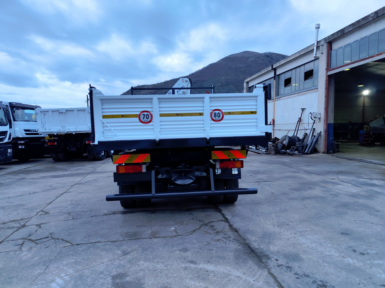 משאית מנוף IVECO EUROCARGO 120E28P: תמונה 39