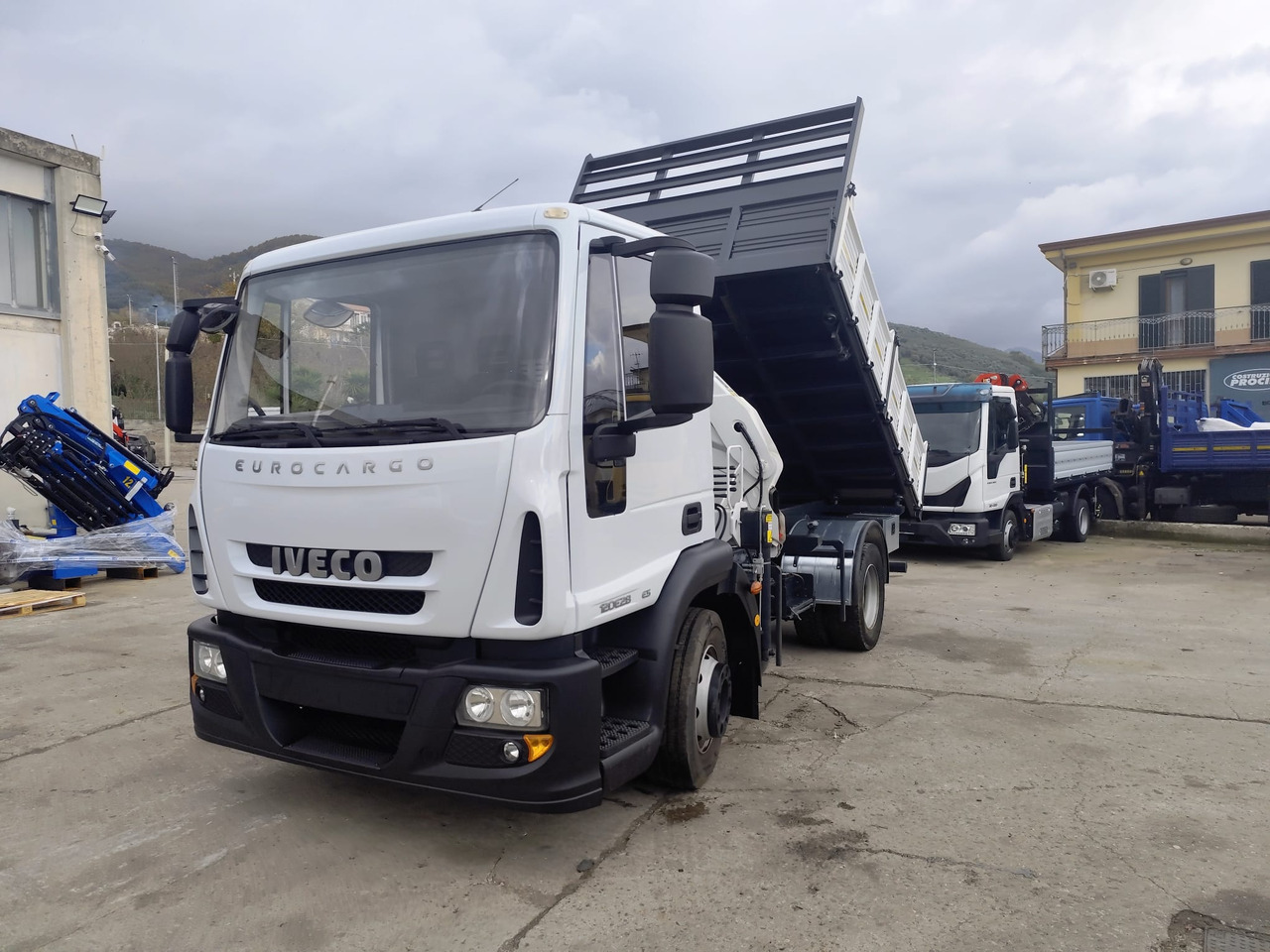 משאית מנוף IVECO EUROCARGO 120E28P: תמונה 34