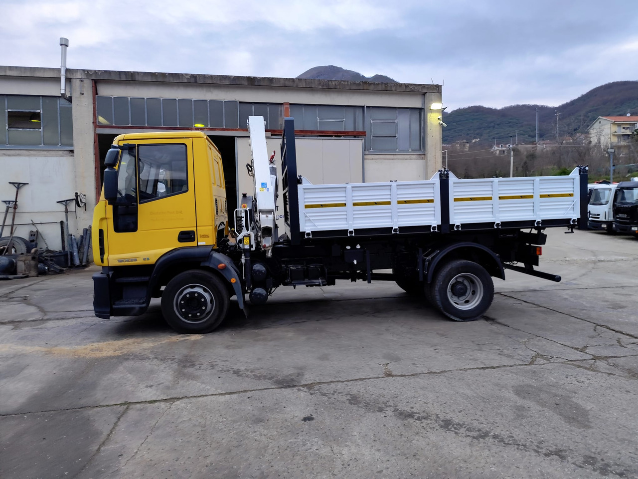 משאית מנוף IVECO EUROCARGO 120E28P: תמונה 33