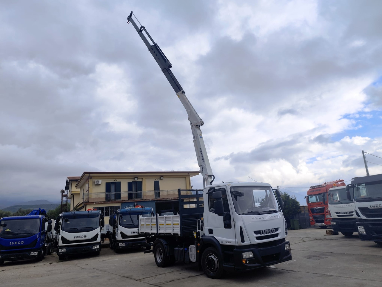 IVECO EUROCARGO 120E28P - משאית מנוף: תמונה 5 IVECO EUROCARGO 120E28P - משאית מנוף: תמונה 5