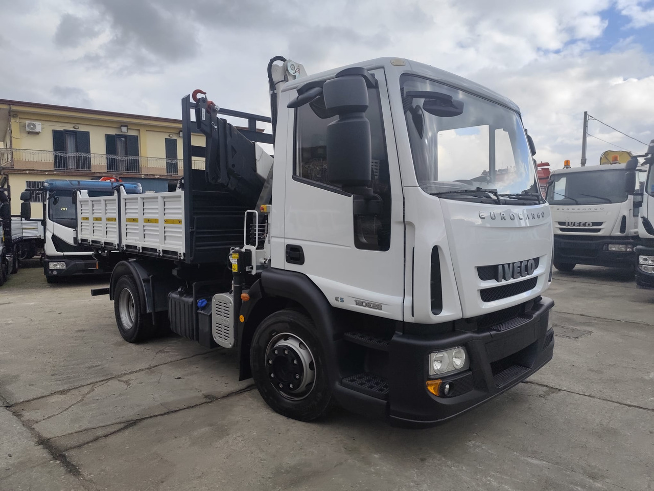 משאית מנוף IVECO EUROCARGO 120E28P: תמונה 16