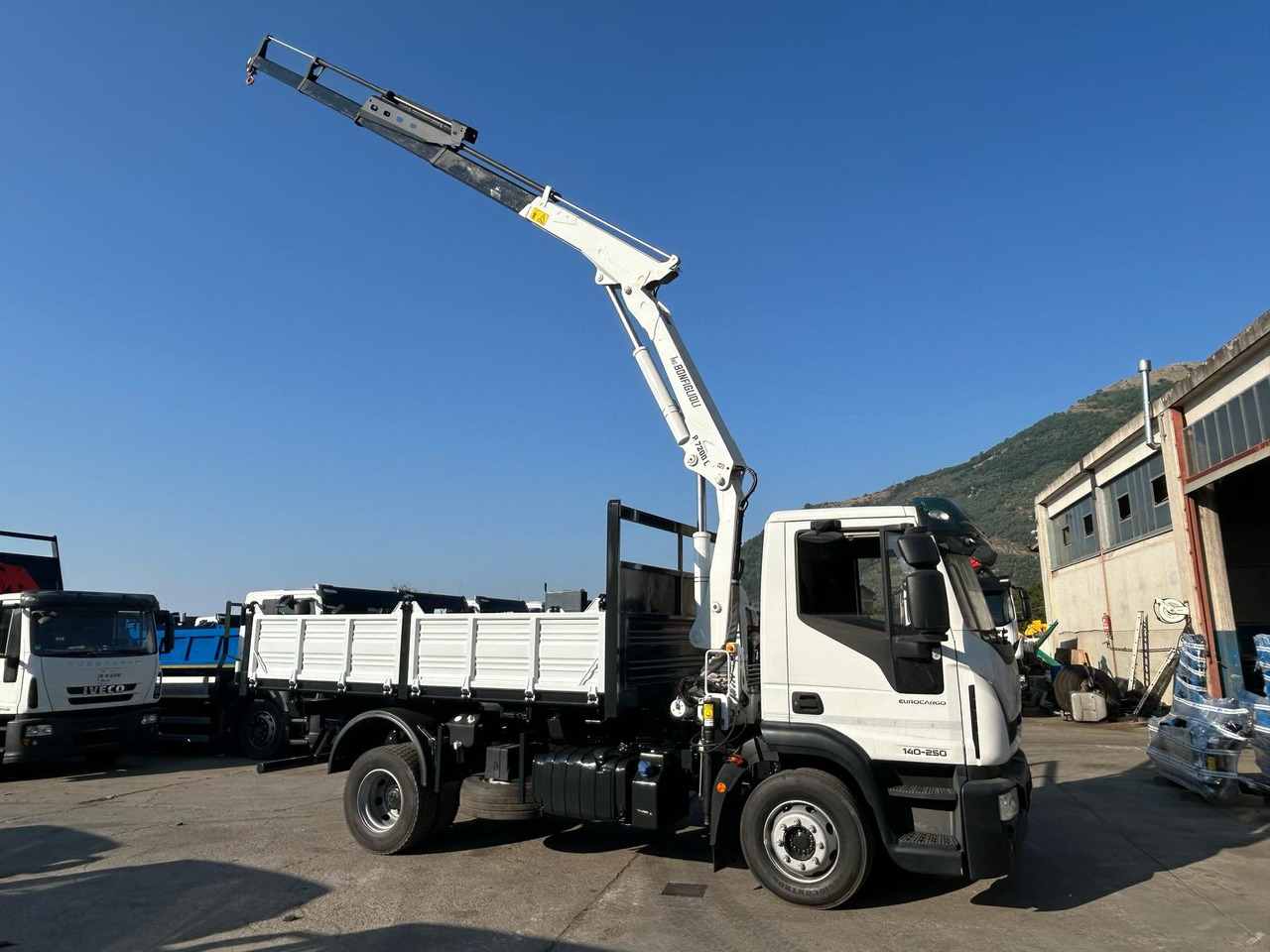 משאית מנוף IVECO EUROCARGO 140-250: תמונה 41