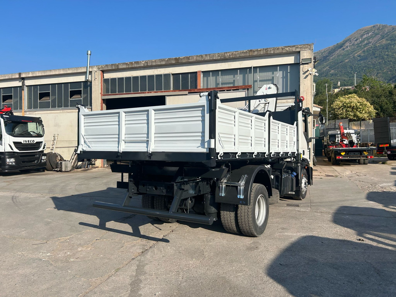 משאית מנוף IVECO EUROCARGO 140-250: תמונה 46