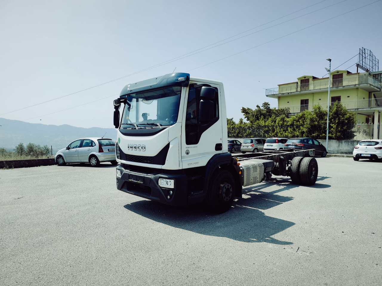 IVECO EUROCARGO 160-280 - משאית עם שלדת תא, משאית מנוף: תמונה 1 IVECO EUROCARGO 160-280 - משאית עם שלדת תא, משאית מנוף: תמונה 1