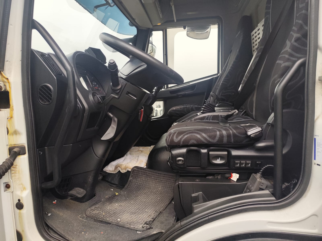 IVECO EUROCARGO 160-280 - משאית תיבה, משאית מנוף: תמונה 5 IVECO EUROCARGO 160-280 - משאית תיבה, משאית מנוף: תמונה 5
