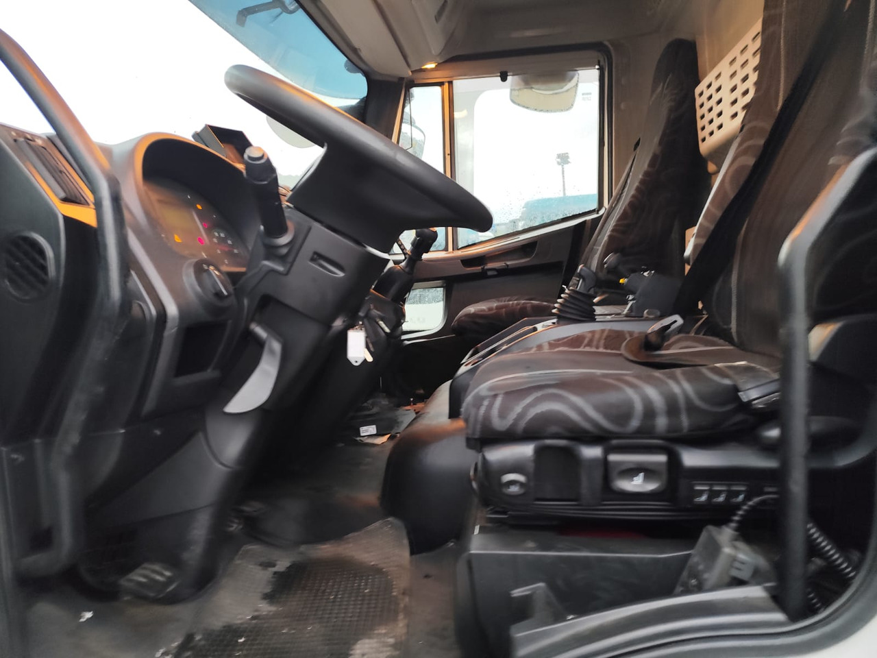 IVECO EUROCARGO 160-280 - משאית מנוף: תמונה 5 IVECO EUROCARGO 160-280 - משאית מנוף: תמונה 5