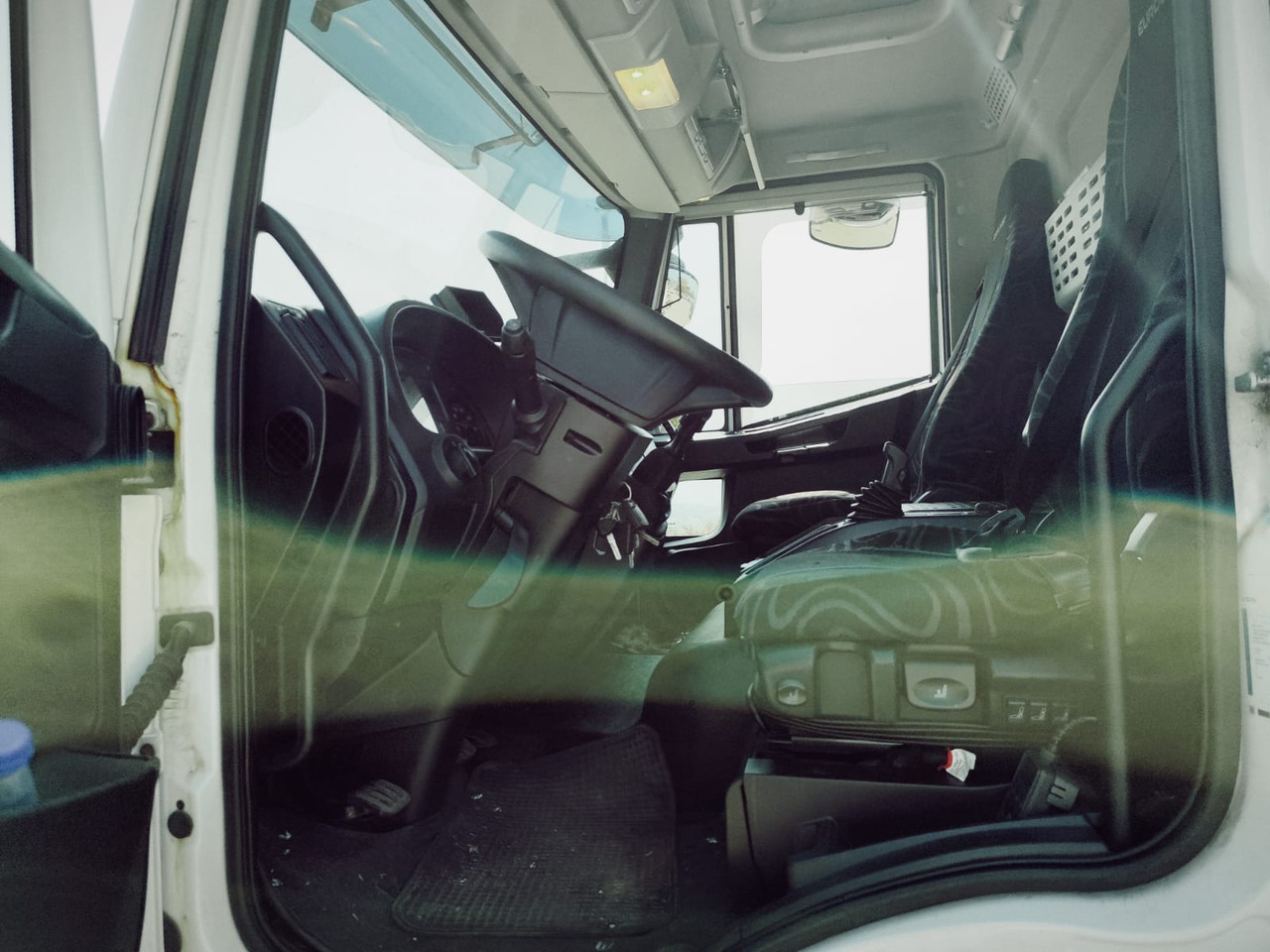 IVECO EUROCARGO 160-280 - משאית עם שלדת תא, משאית מנוף: תמונה 3 IVECO EUROCARGO 160-280 - משאית עם שלדת תא, משאית מנוף: תמונה 3