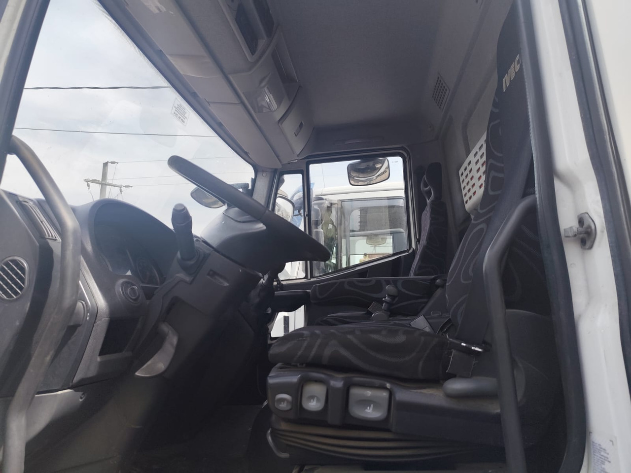 IVECO EUROCARGO 160E25K - משאית מנוף: תמונה 4 IVECO EUROCARGO 160E25K - משאית מנוף: תמונה 4
