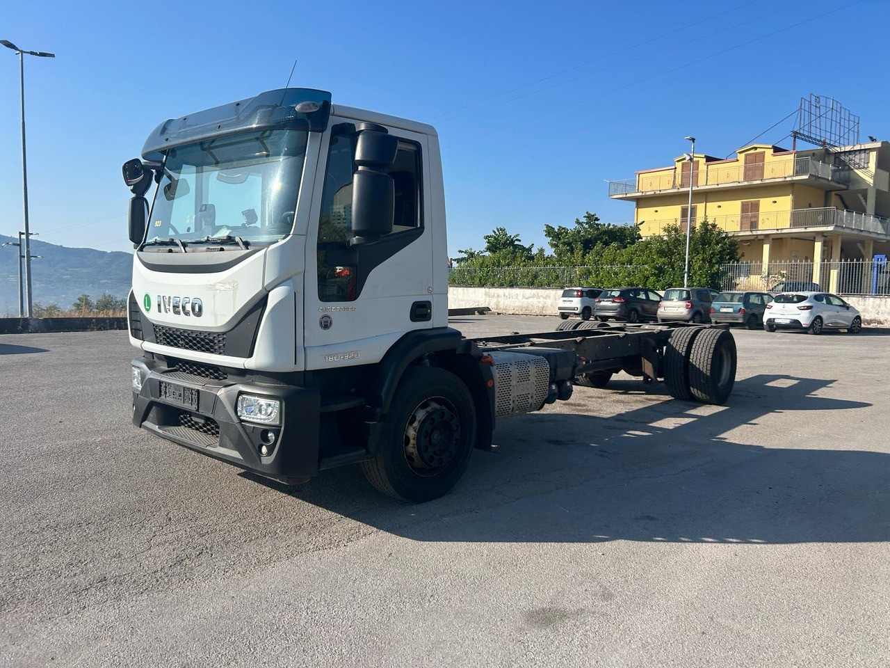 IVECO EUROCARGO 180-320 - משאית עם שלדת תא: תמונה 4 IVECO EUROCARGO 180-320 - משאית עם שלדת תא: תמונה 4