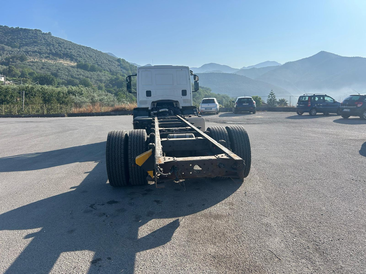משאית עם שלדת תא IVECO EUROCARGO 180-320: תמונה 15