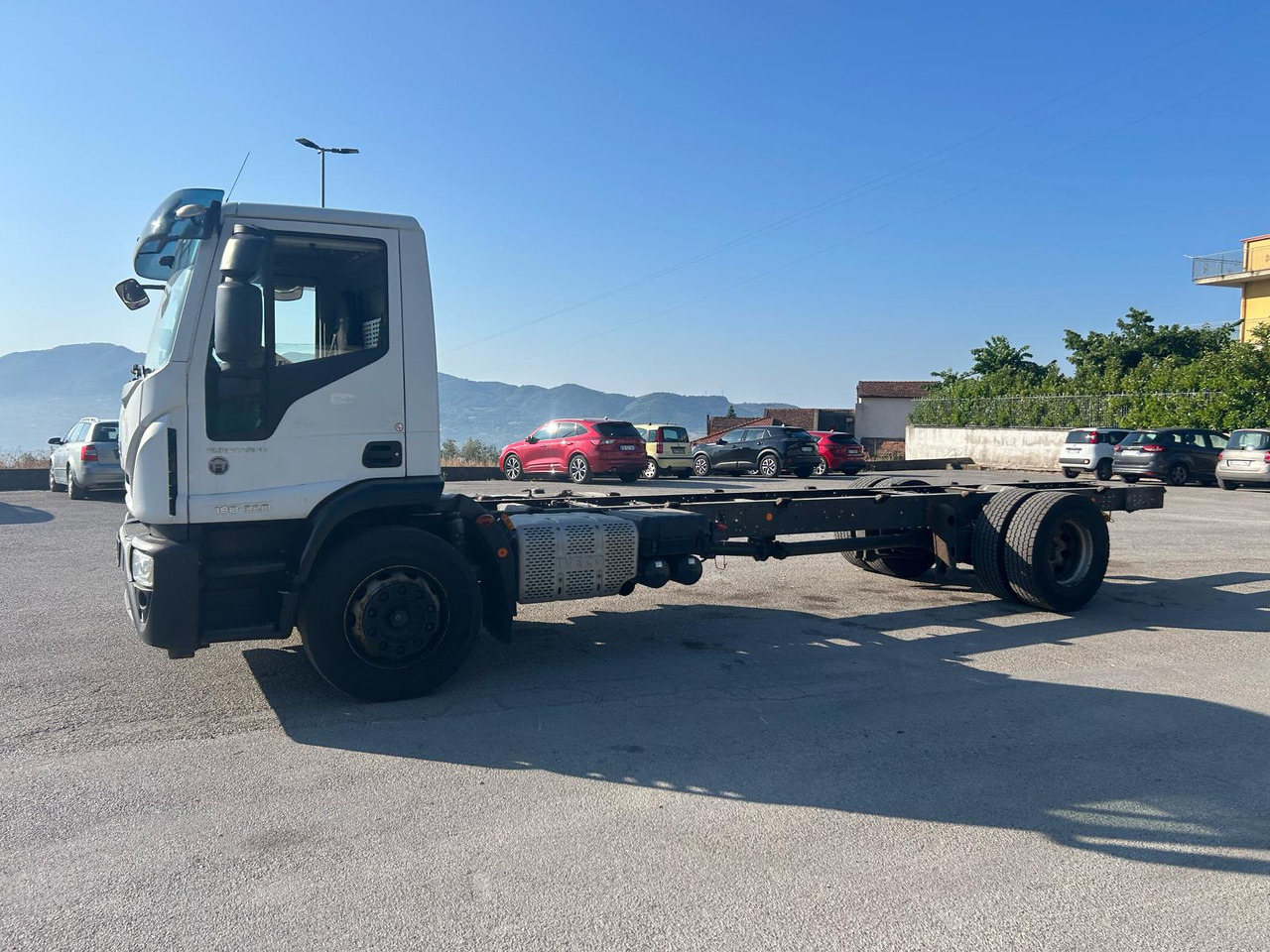IVECO EUROCARGO 180-320 - משאית עם שלדת תא: תמונה 3 IVECO EUROCARGO 180-320 - משאית עם שלדת תא: תמונה 3