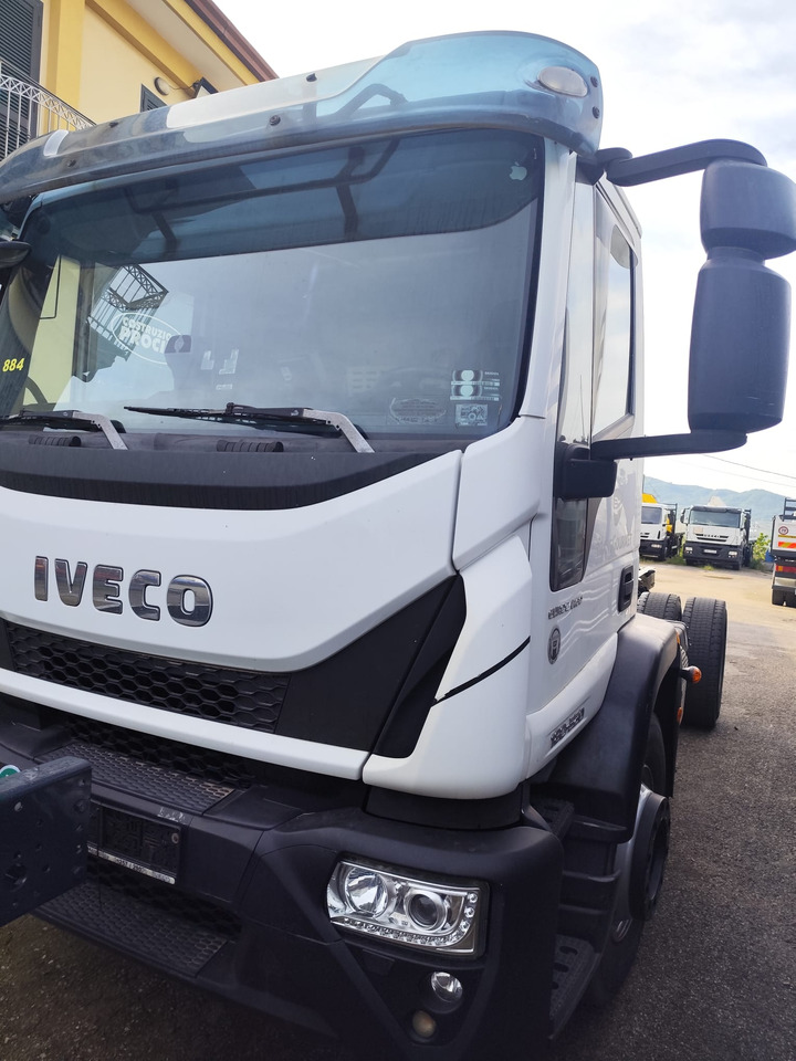 IVECO EUROCARGO 180-320 - משאית עם שלדת תא: תמונה 2 IVECO EUROCARGO 180-320 - משאית עם שלדת תא: תמונה 2