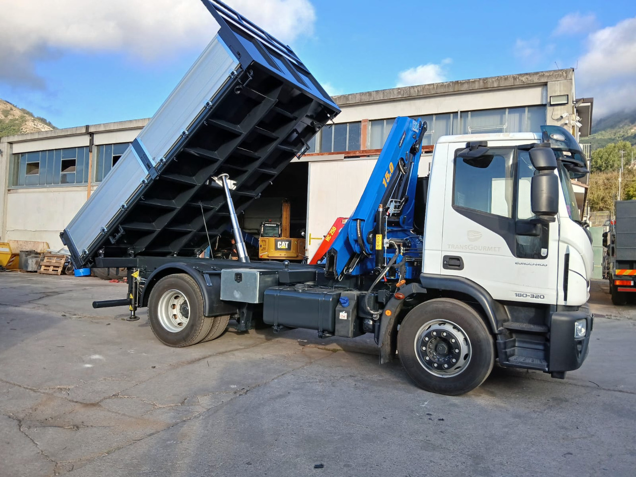 IVECO EUROCARGO 180-320 - משאית מנוף: תמונה 1 IVECO EUROCARGO 180-320 - משאית מנוף: תמונה 1