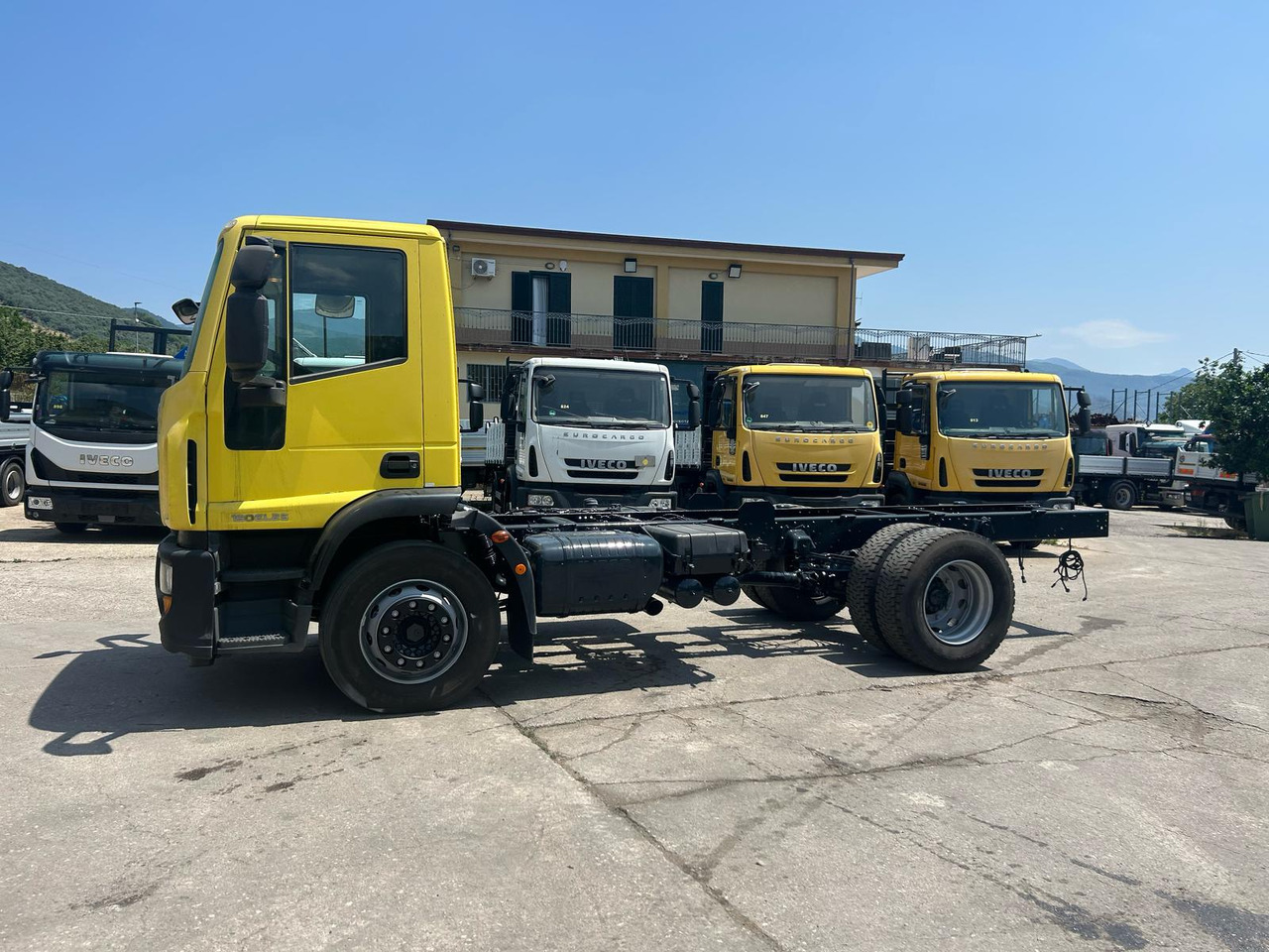 IVECO EUROCARGO 190EL25 - משאית עם שלדת תא: תמונה 2 IVECO EUROCARGO 190EL25 - משאית עם שלדת תא: תמונה 2