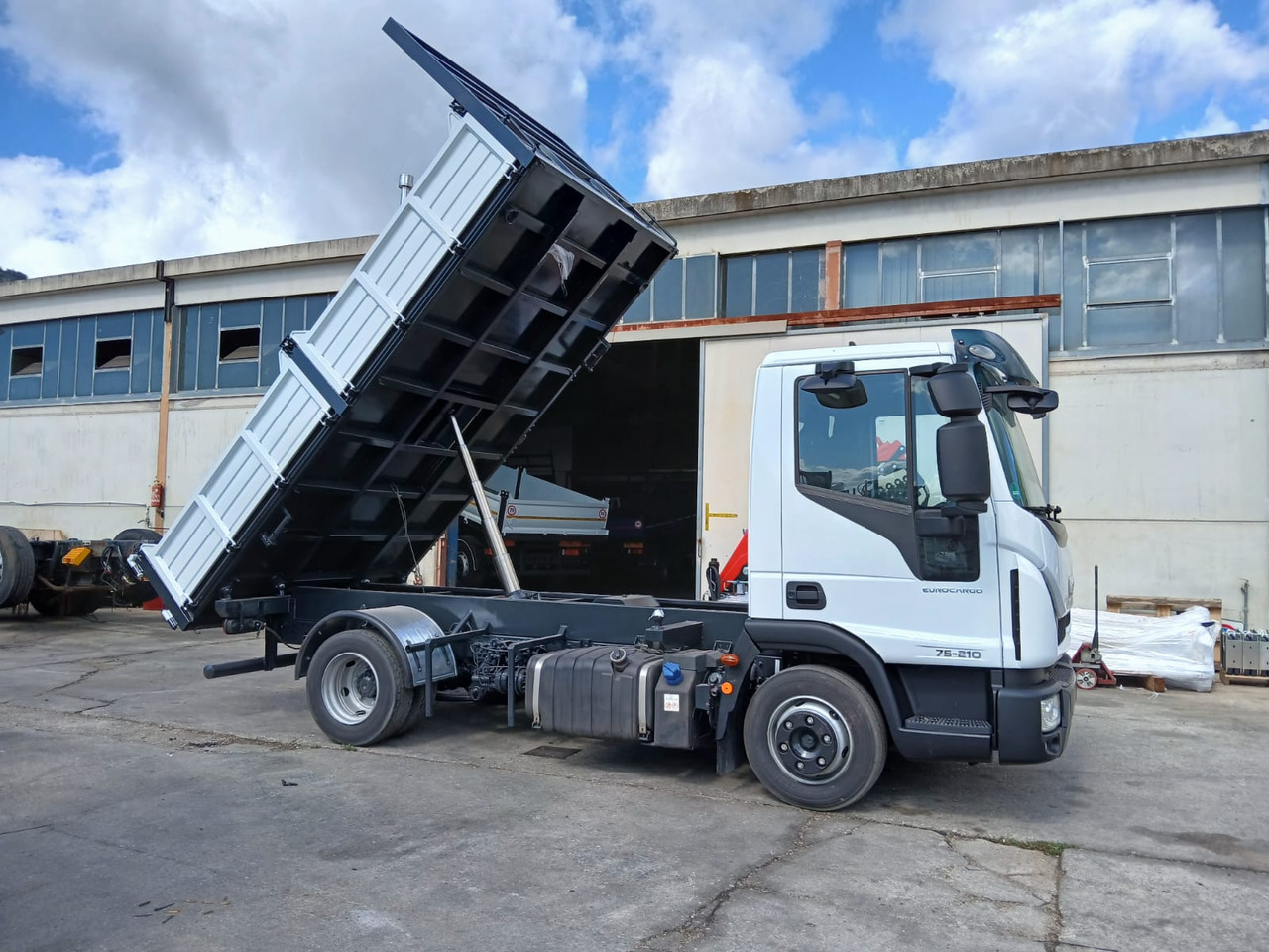 הַחכָּרָה IVECO EUROCARGO 75-210 IVECO EUROCARGO 75-210: תמונה 46