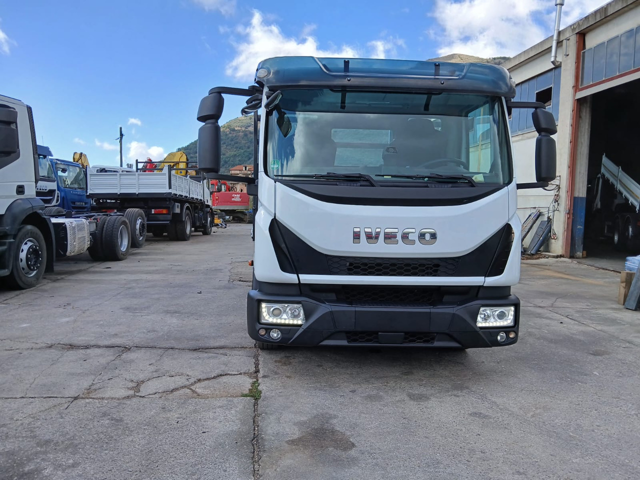 IVECO EUROCARGO 75-210 - מזהיר: תמונה 4 IVECO EUROCARGO 75-210 - מזהיר: תמונה 4