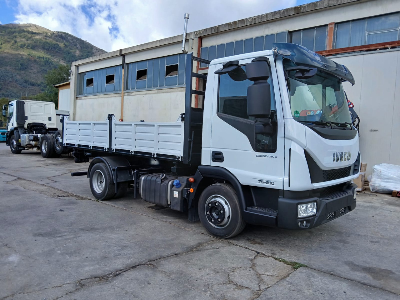 IVECO EUROCARGO 75-210 - מזהיר: תמונה 1 IVECO EUROCARGO 75-210 - מזהיר: תמונה 1