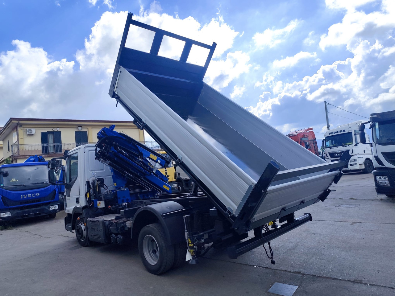 IVECO EUROCARGO 80-220 - משאית מנוף: תמונה 3 IVECO EUROCARGO 80-220 - משאית מנוף: תמונה 3