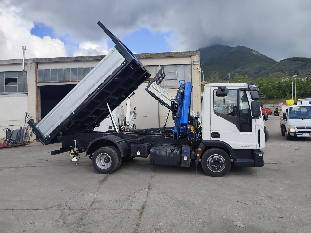 IVECO EUROCARGO 80-220 - משאית מנוף: תמונה 5 IVECO EUROCARGO 80-220 - משאית מנוף: תמונה 5