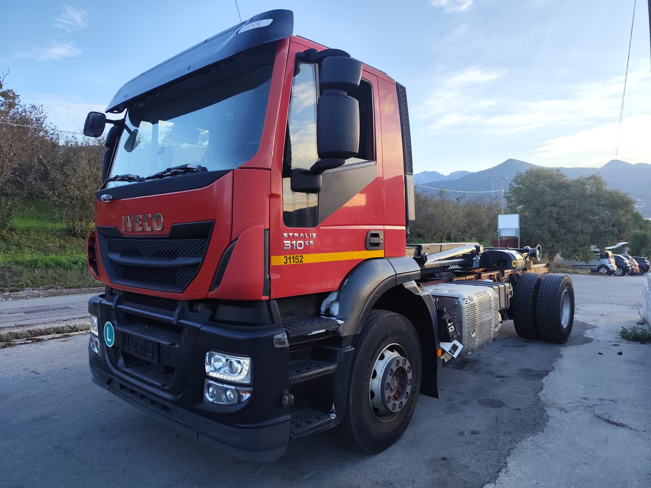 IVECO STRALIS 190S31 - משאית הרמת וו: תמונה 1 IVECO STRALIS 190S31 - משאית הרמת וו: תמונה 1