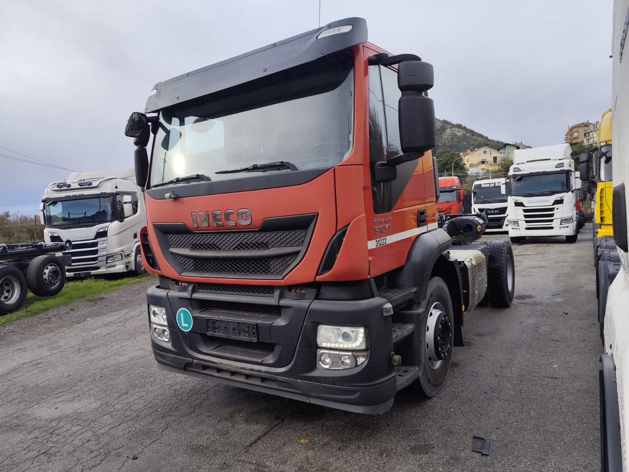 IVECO STRALIS 190S31 - משאית הרמת וו: תמונה 1 IVECO STRALIS 190S31 - משאית הרמת וו: תמונה 1
