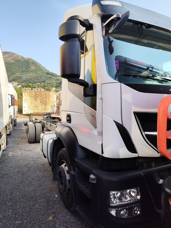 IVECO STRALIS AD 260S31 XP - משאית תיבה: תמונה 4 IVECO STRALIS AD 260S31 XP - משאית תיבה: תמונה 4