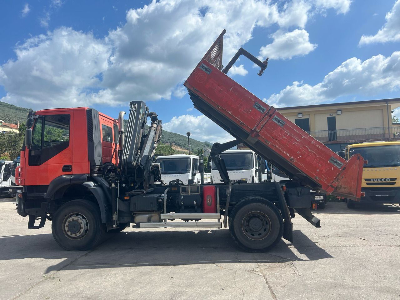 IVECO TRAKKER 190T36 - משאית מנוף: תמונה 3 IVECO TRAKKER 190T36 - משאית מנוף: תמונה 3