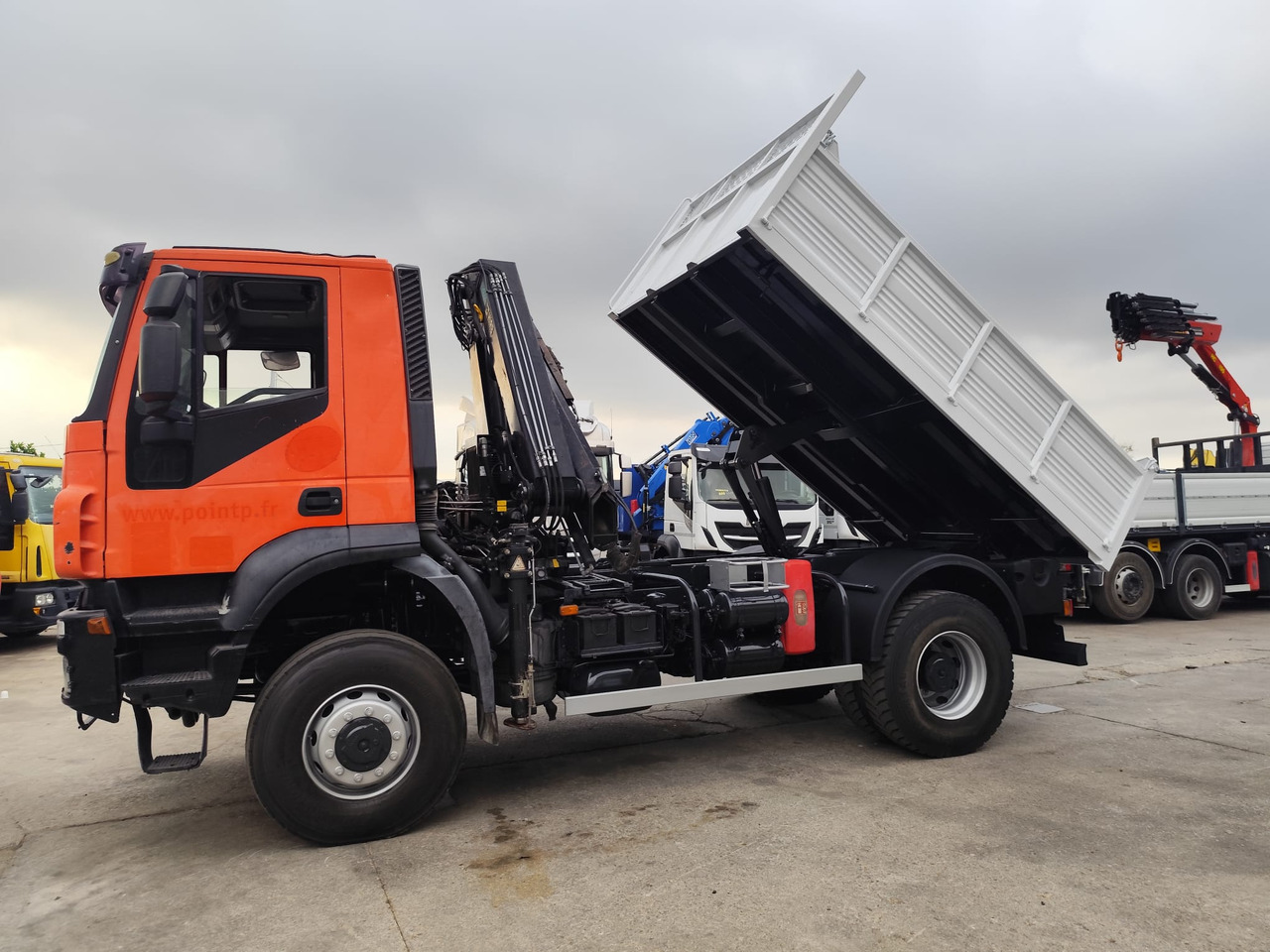 IVECO TRAKKER 190T36 - משאית מנוף: תמונה 2 IVECO TRAKKER 190T36 - משאית מנוף: תמונה 2