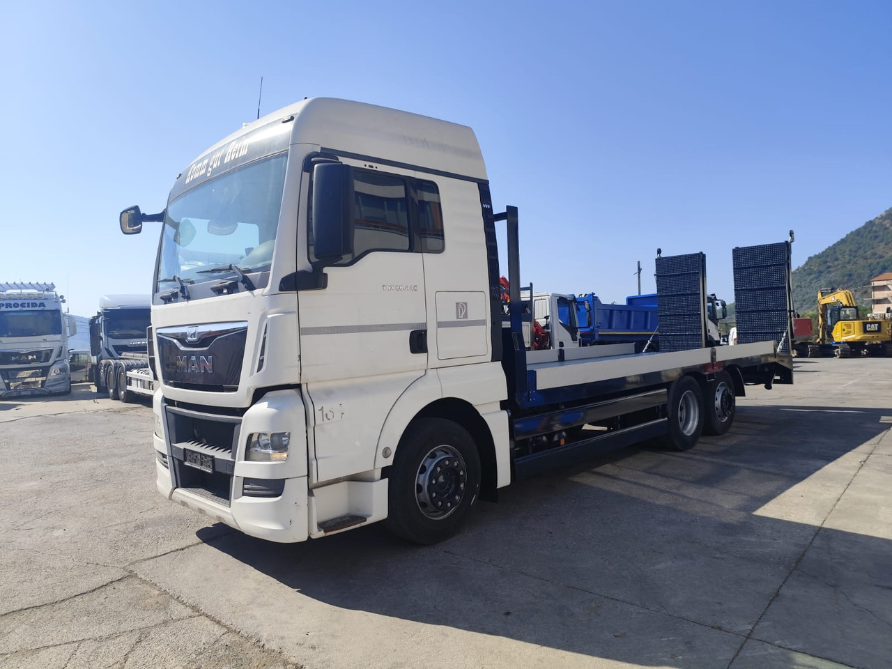 MAN TGX 26.440 - משאית צד נופל/ שטוחה: תמונה 1 MAN TGX 26.440 - משאית צד נופל/ שטוחה: תמונה 1