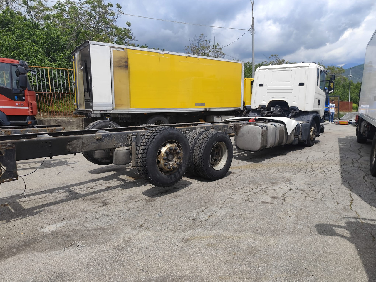 משאית עם שלדת תא SCANIA G450: תמונה 11
