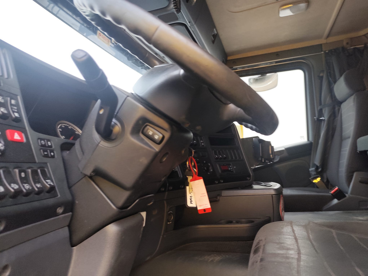 משאית עם שלדת תא SCANIA G450: תמונה 12