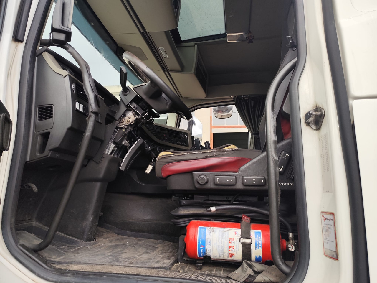 VOLVO FH 13.540 - משאית צד נופל/ שטוחה: תמונה 5 VOLVO FH 13.540 - משאית צד נופל/ שטוחה: תמונה 5