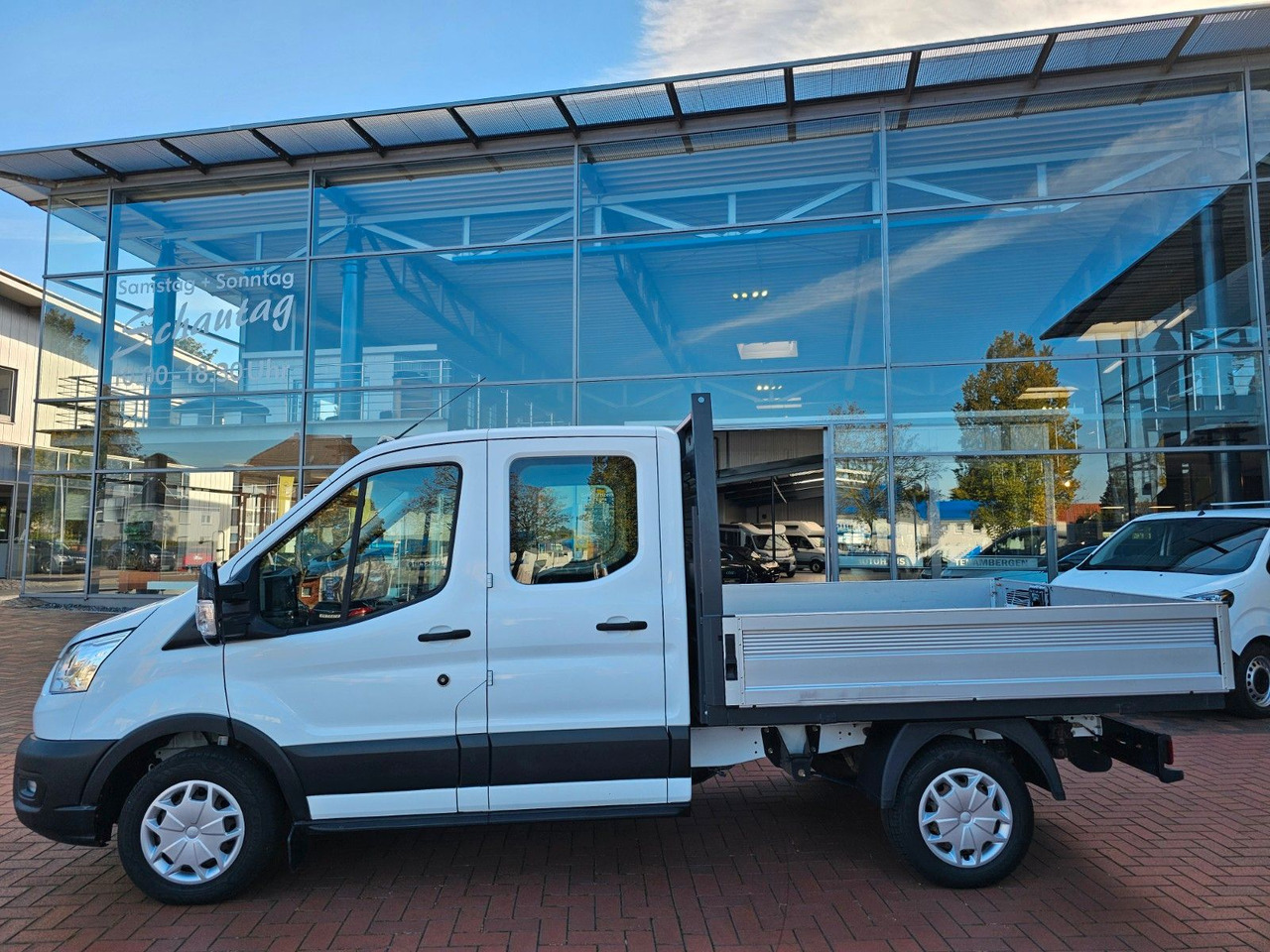 Ford Transit Pritsche 310 DoKa AHK Klima 7 Sitzer - כלי רכב מסחרי במיטה שטוחה, כלי רכב מסחרי קומבי: תמונה 2 Ford Transit Pritsche 310 DoKa AHK Klima 7 Sitzer - כלי רכב מסחרי במיטה שטוחה, כלי רכב מסחרי קומבי: תמונה 2