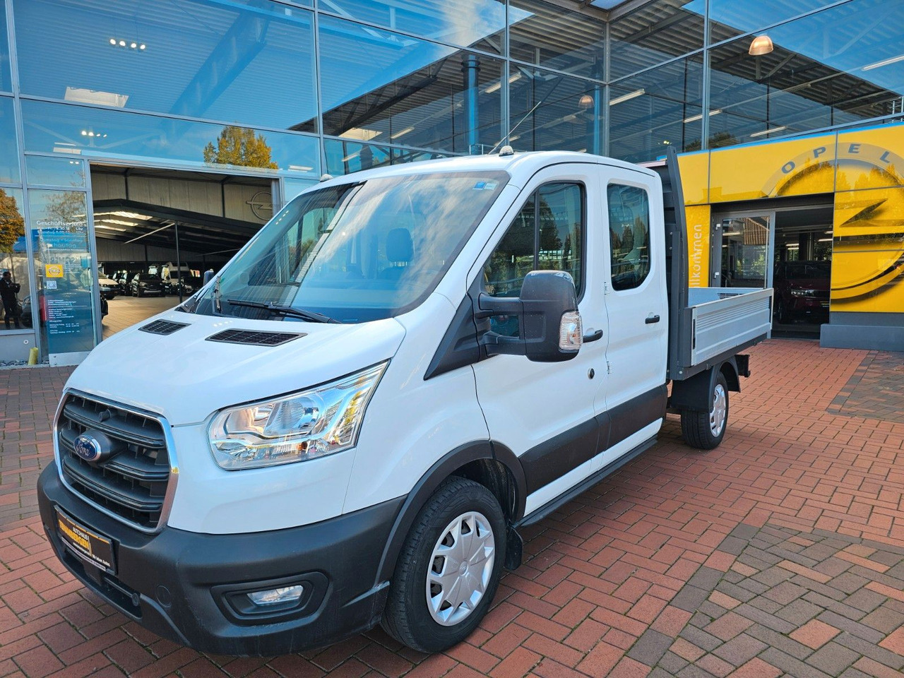 Ford Transit Pritsche 310 DoKa AHK Klima 7 Sitzer - כלי רכב מסחרי במיטה שטוחה, כלי רכב מסחרי קומבי: תמונה 1 Ford Transit Pritsche 310 DoKa AHK Klima 7 Sitzer - כלי רכב מסחרי במיטה שטוחה, כלי רכב מסחרי קומבי: תמונה 1