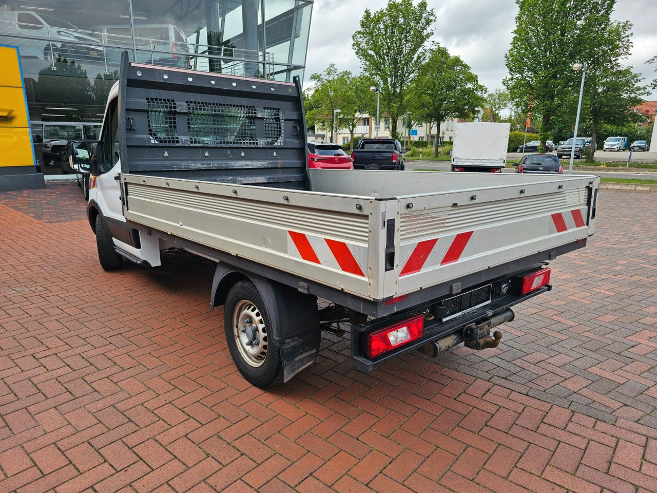 Ford Transit Pritsche 350 L2 Einzelkabine Motorschade - כלי רכב מסחרי במיטה שטוחה: תמונה 4 Ford Transit Pritsche 350 L2 Einzelkabine Motorschade - כלי רכב מסחרי במיטה שטוחה: תמונה 4