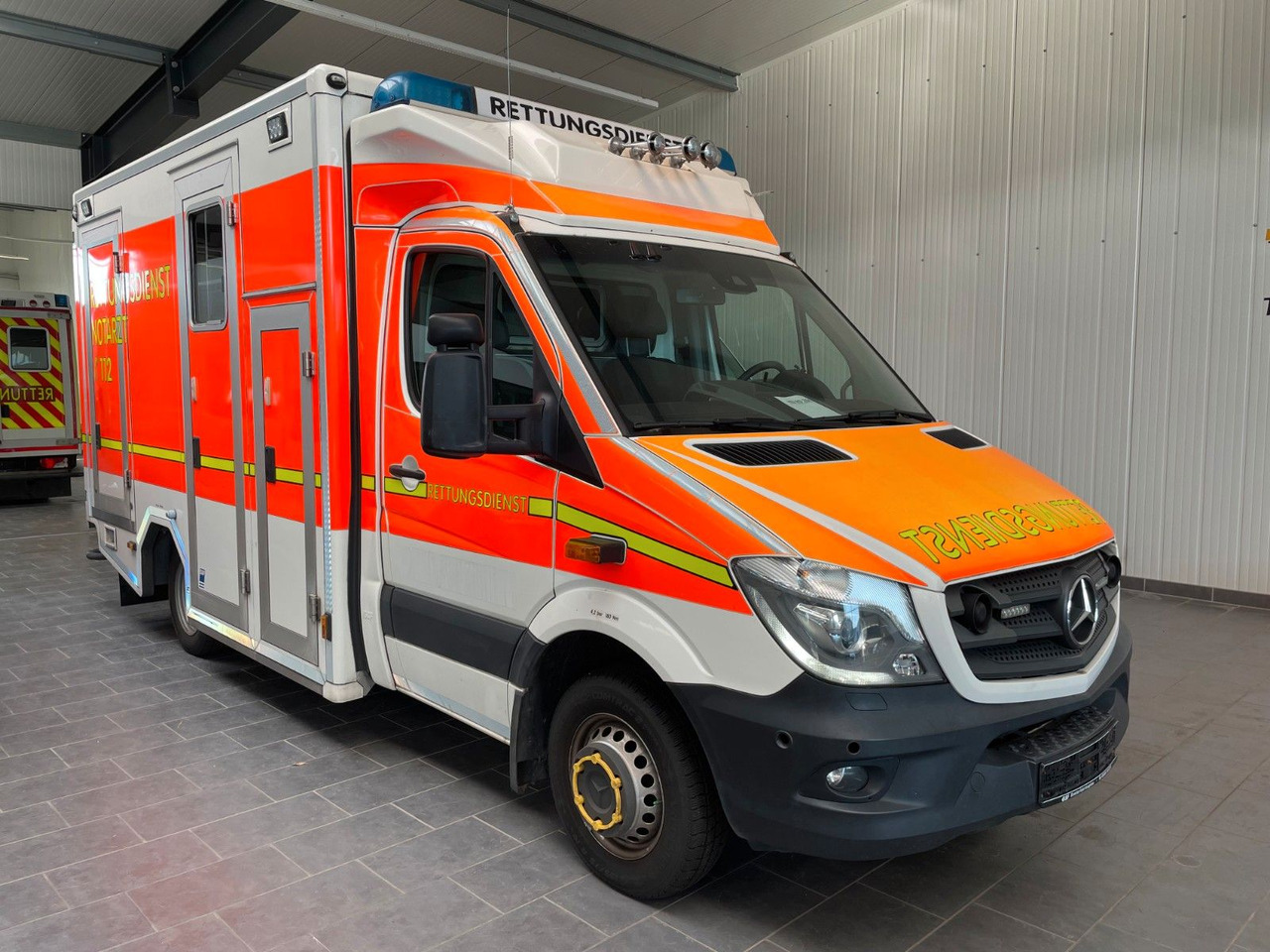 Mercedes-Benz Sprinter II Rettungswagen 519 CDI - מכונית: תמונה 1 Mercedes-Benz Sprinter II Rettungswagen 519 CDI - מכונית: תמונה 1