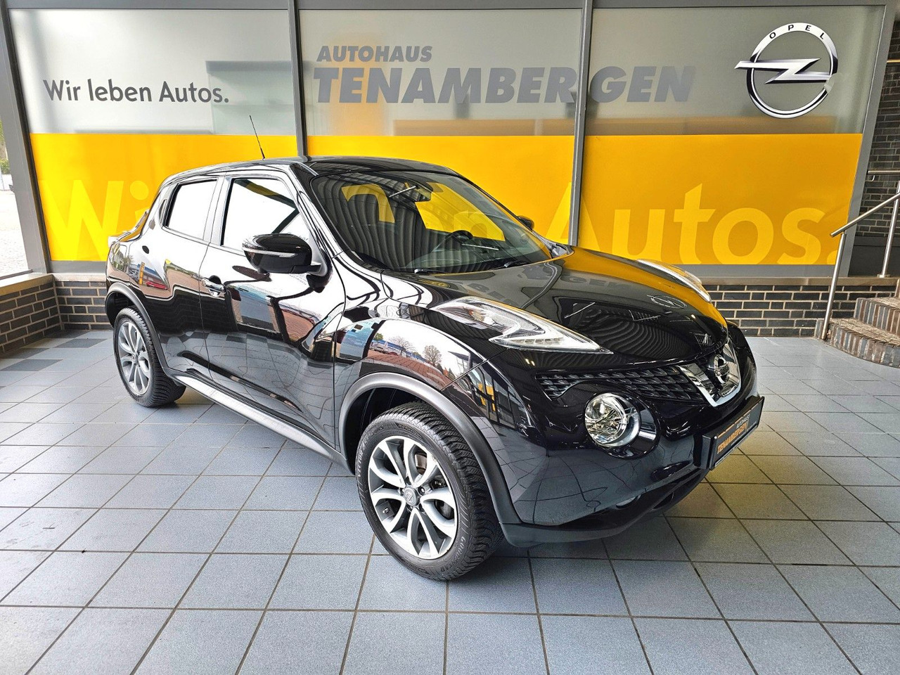 Nissan Juke 1.2 DIG-T 360 / Navi / Ganzjahresreifen - SUV: תמונה 1 Nissan Juke 1.2 DIG-T 360 / Navi / Ganzjahresreifen - SUV: תמונה 1