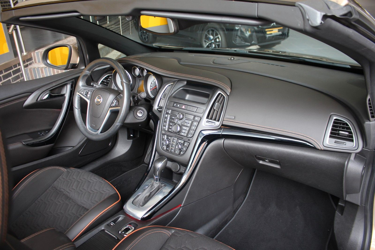 Opel Cascada Innovation AT Sitz- & Lenkradhzg BiXenon - מכונית: תמונה 5 Opel Cascada Innovation AT Sitz- & Lenkradhzg BiXenon - מכונית: תמונה 5