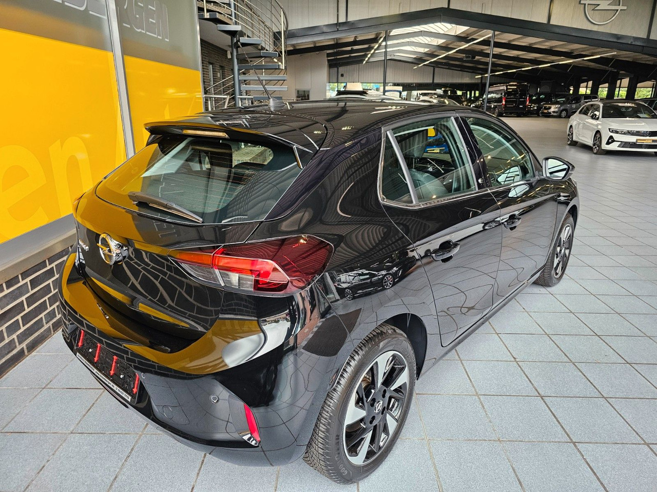 Opel Corsa F e Elegance Navi Pro SHZ LED 50KW DAB - מכונית: תמונה 3 Opel Corsa F e Elegance Navi Pro SHZ LED 50KW DAB - מכונית: תמונה 3