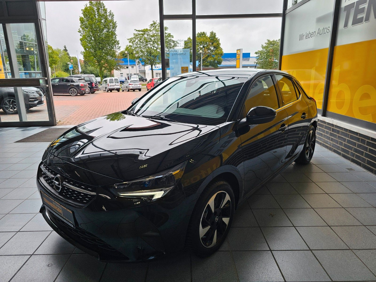 Opel Corsa F e Elegance Navi Pro SHZ LED 50KW DAB - מכונית: תמונה 2 Opel Corsa F e Elegance Navi Pro SHZ LED 50KW DAB - מכונית: תמונה 2