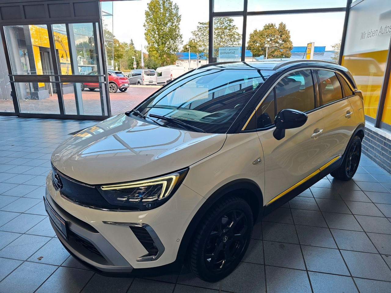 Opel Crossland 1.2 AT Ultimate Navi Kamera LED HuD - סדאן: תמונה 2 Opel Crossland 1.2 AT Ultimate Navi Kamera LED HuD - סדאן: תמונה 2