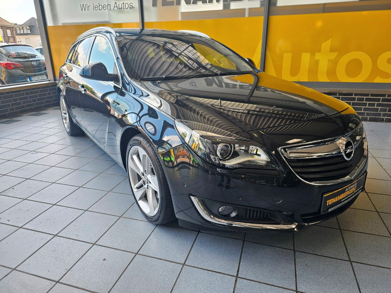 Opel Insignia A Business Innovation AHK ACC Leder Nav - מכונית: תמונה 2 Opel Insignia A Business Innovation AHK ACC Leder Nav - מכונית: תמונה 2