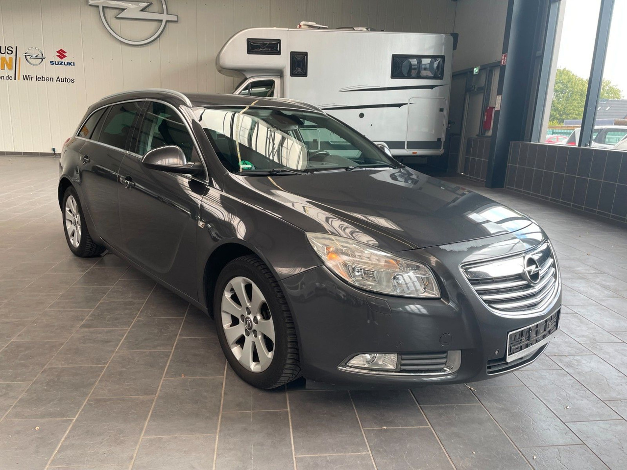 Opel Insignia A Sports Tourer 150 Jahre Opel AHK - מכונית: תמונה 1 Opel Insignia A Sports Tourer 150 Jahre Opel AHK - מכונית: תמונה 1