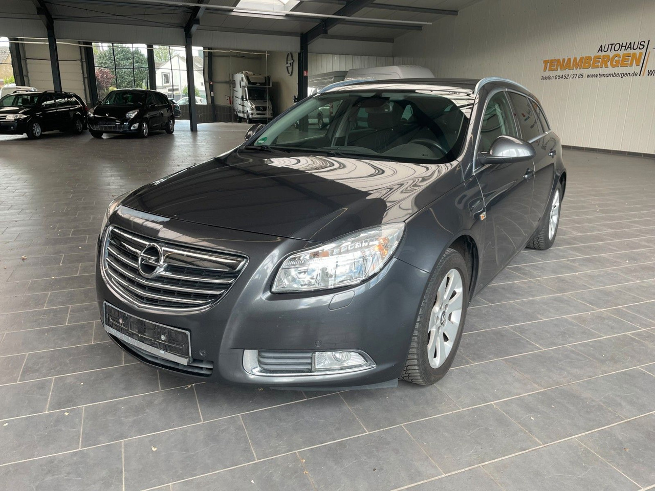 Opel Insignia A Sports Tourer 150 Jahre Opel AHK - מכונית: תמונה 2 Opel Insignia A Sports Tourer 150 Jahre Opel AHK - מכונית: תמונה 2