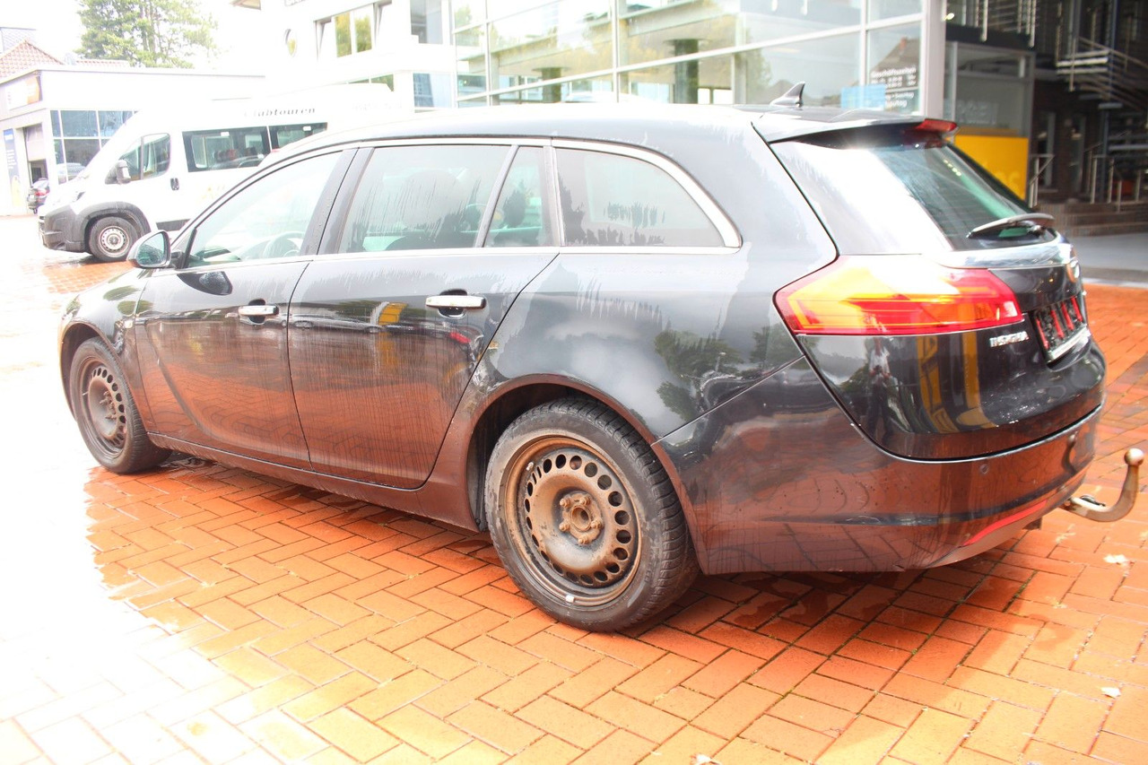 Opel Insignia A Sports Tourer Innovation - רכב סטיישן: תמונה 4 Opel Insignia A Sports Tourer Innovation - רכב סטיישן: תמונה 4