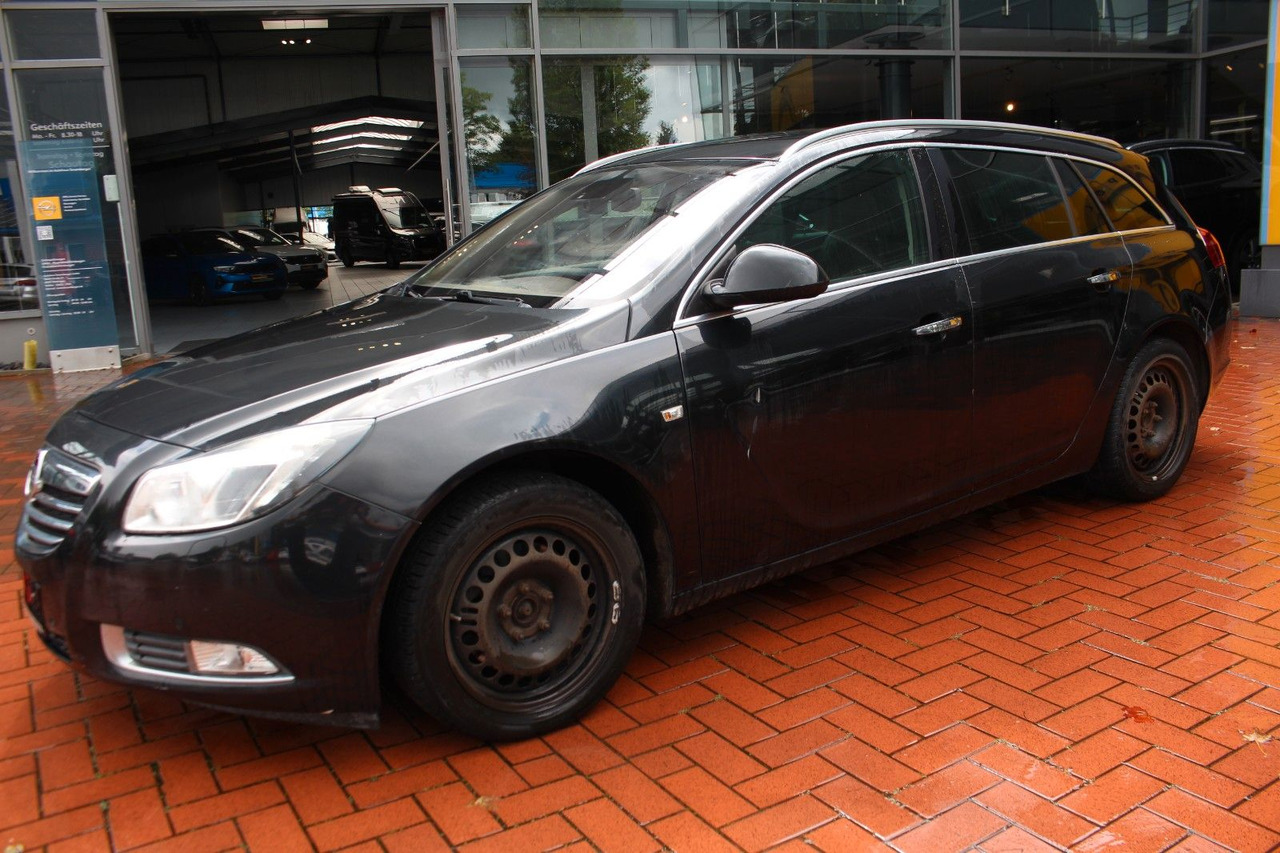 Opel Insignia A Sports Tourer Innovation - רכב סטיישן: תמונה 3 Opel Insignia A Sports Tourer Innovation - רכב סטיישן: תמונה 3