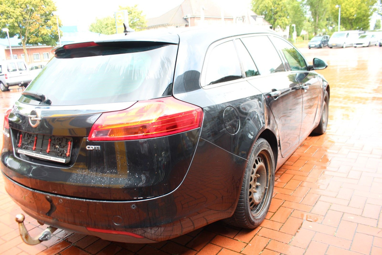 Opel Insignia A Sports Tourer Innovation - רכב סטיישן: תמונה 5 Opel Insignia A Sports Tourer Innovation - רכב סטיישן: תמונה 5