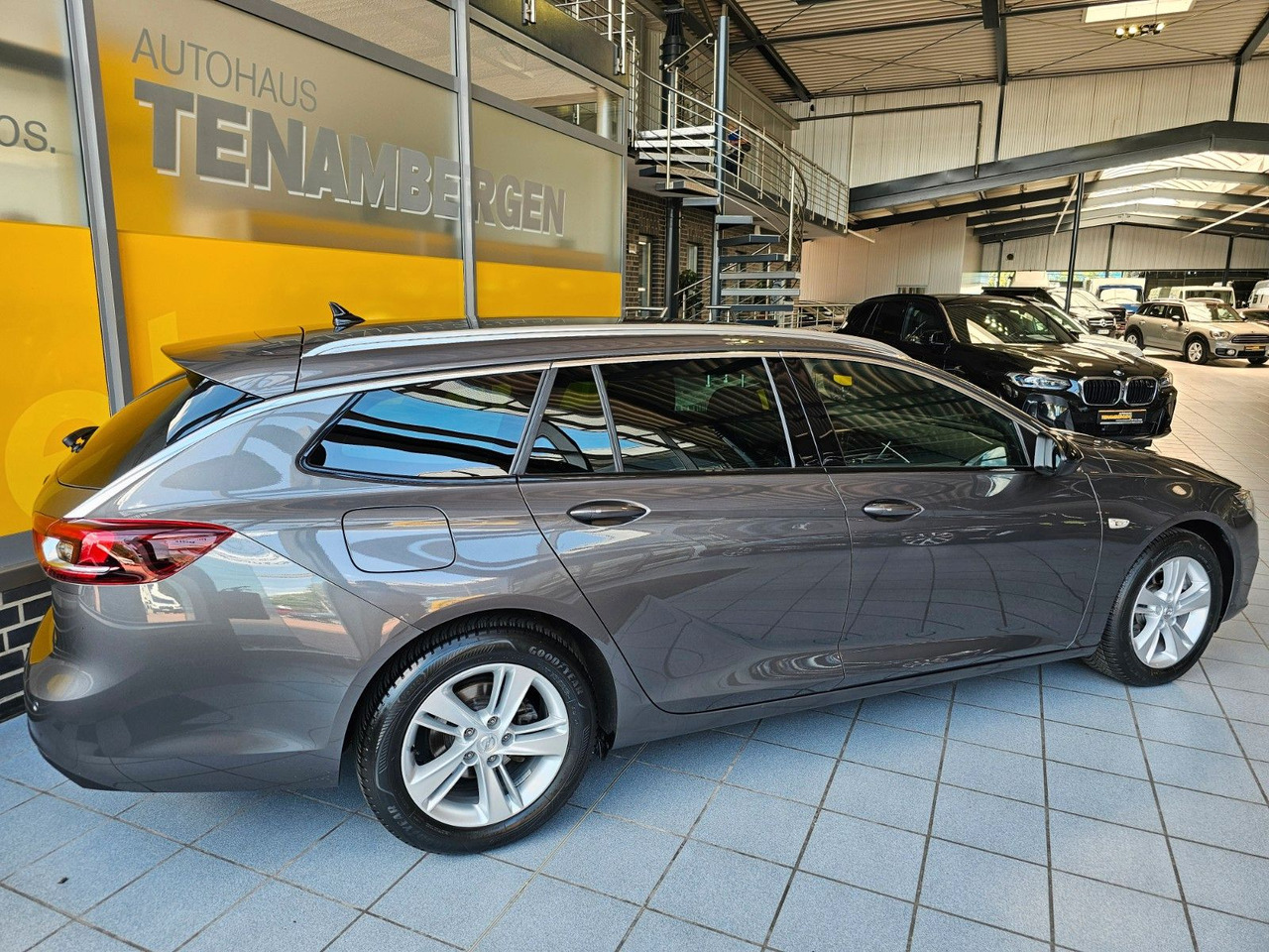 Opel Insignia B ST Business IntelliLux LED Tot Winkel - מכונית: תמונה 2 Opel Insignia B ST Business IntelliLux LED Tot Winkel - מכונית: תמונה 2