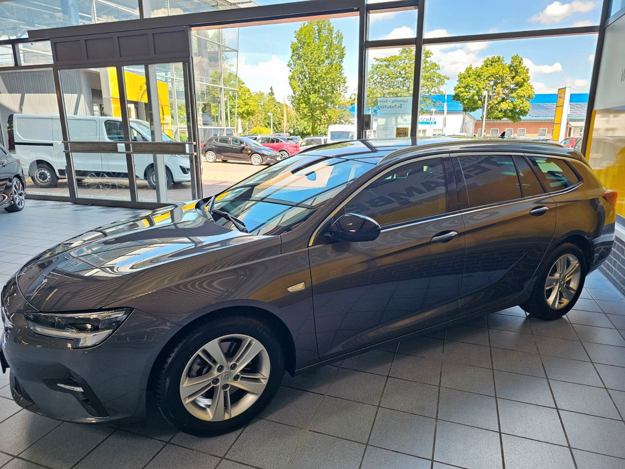 Opel Insignia B ST Business IntelliLux LED Tot Winkel - מכונית: תמונה 3 Opel Insignia B ST Business IntelliLux LED Tot Winkel - מכונית: תמונה 3