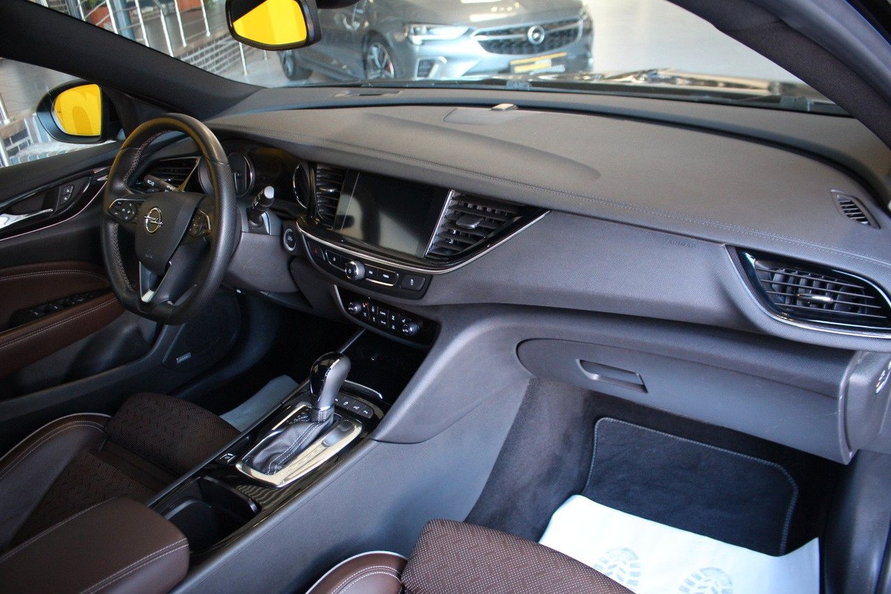 Opel Insignia B Sports Tourer GSi 4x4 Massage Bose - רכב סטיישן: תמונה 4 Opel Insignia B Sports Tourer GSi 4x4 Massage Bose - רכב סטיישן: תמונה 4
